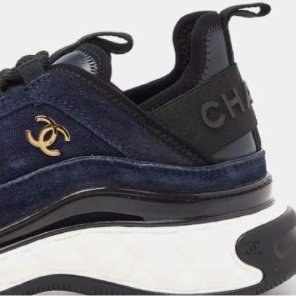 Chanel
Chanel Blue Suede CC Low Top Sneakers 39,5 - Picture 11 of 11